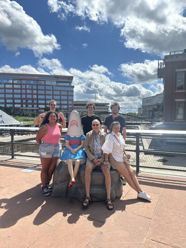 Hisitory tour visiting the Shark Girl in Bufffalo, NY